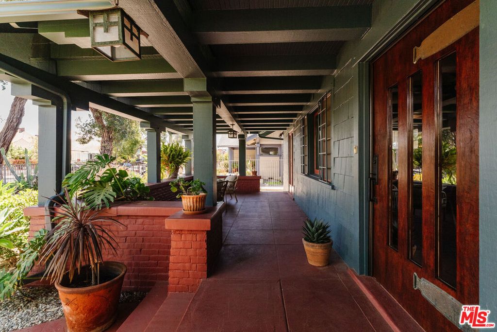 2915 S Budlong Ave, Los Angeles, CA - View 4