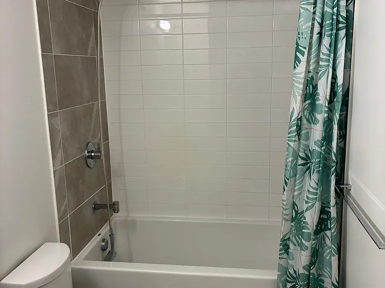 255 Bay St — Photo 34
