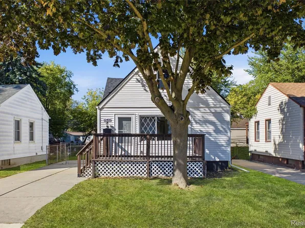 22409 Beechwood Ave, Eastpointe, MI 48021