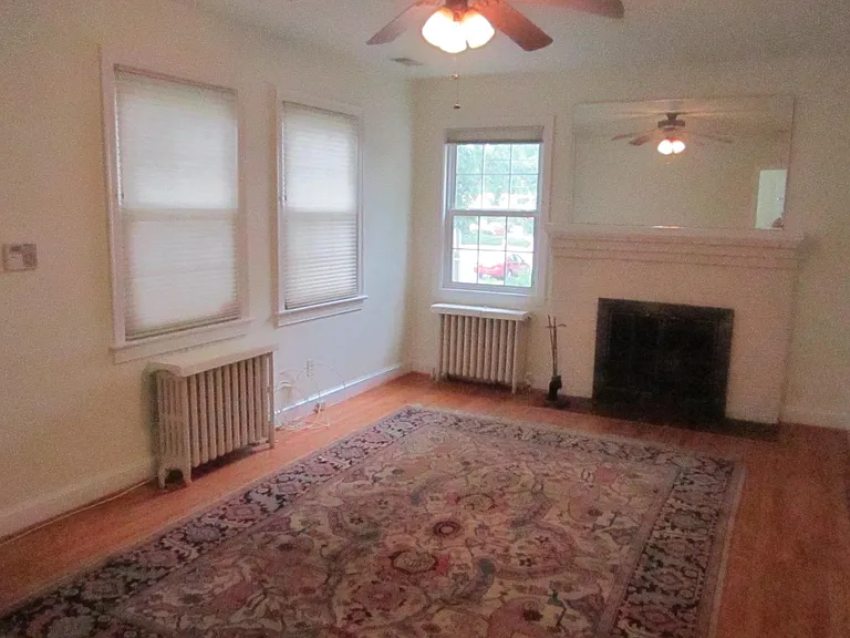 827 N Woodrow St — Photo 1