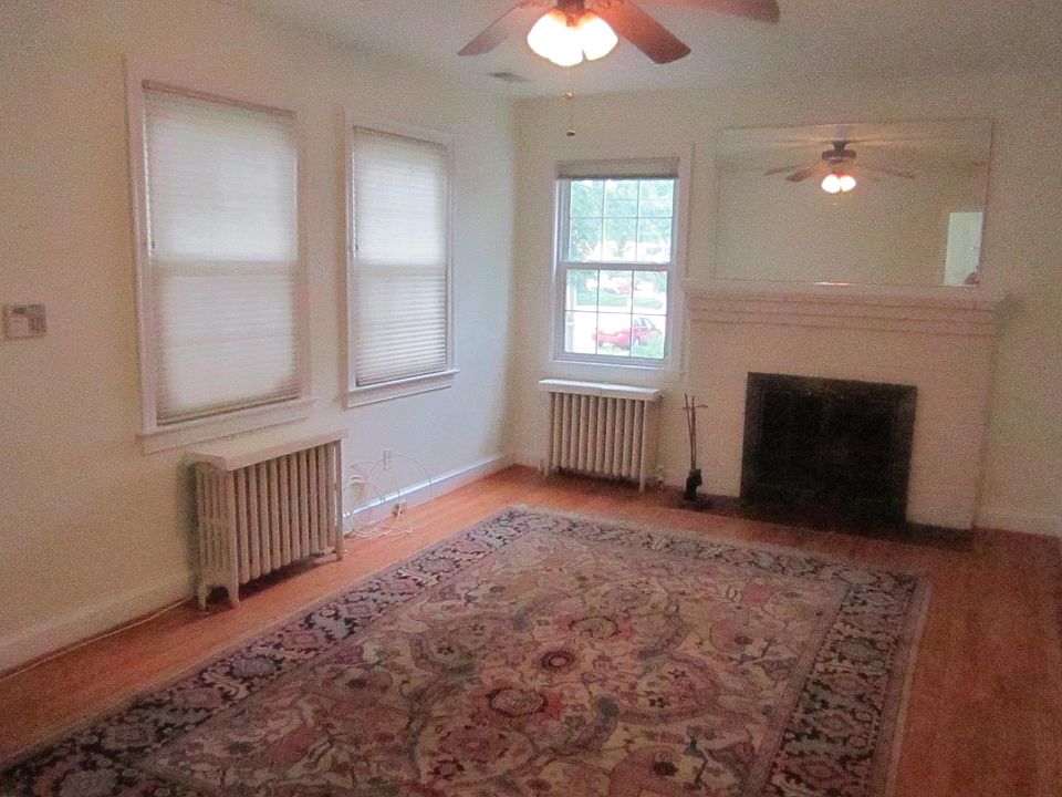 1st image of 827 N Woodrow St