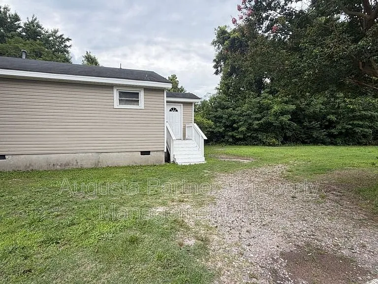 717 Eve St — Photo 21