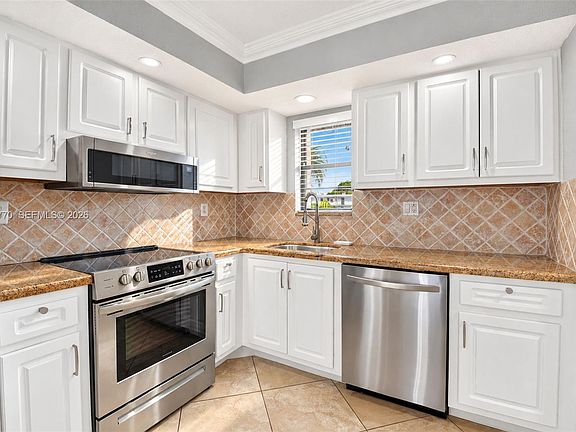 2nd image of 9440 SW 8th St APT 309