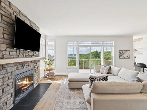 166 Rue Du Mont Plaisant #2, Mont Tremblant, QC J8E 1L2