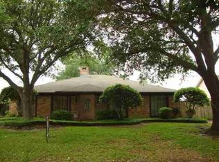 955 Monterrey Dr, Beaumont, TX 77706