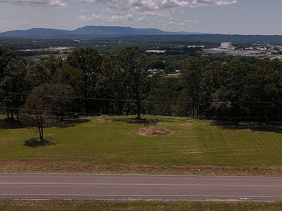2nd image of 409 Apple Ln
