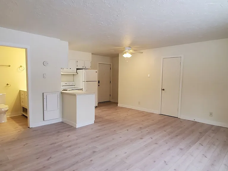 2500 Holiday Rd — Photo 3