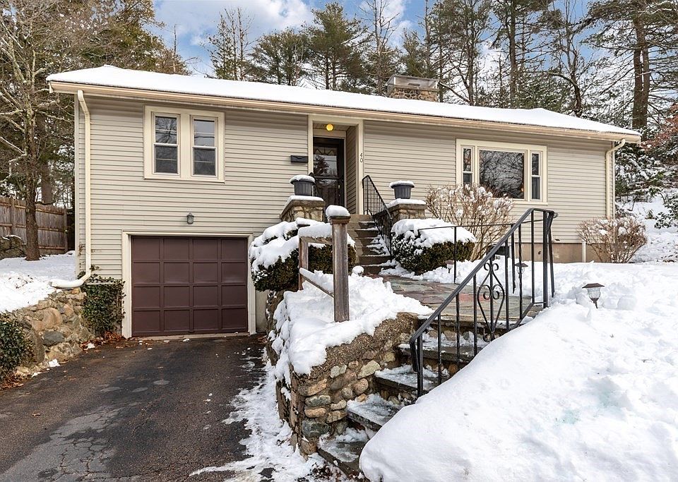 1st image of 40 Wildwood Dr