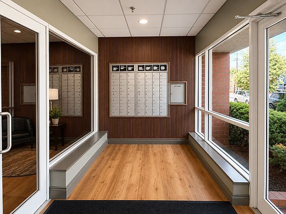 3rd image of 205 Mineola Blvd APT 2I
