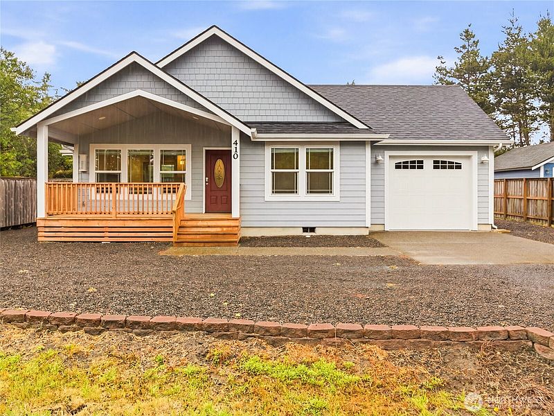 3rd image of 410 Ensign Avenue NW