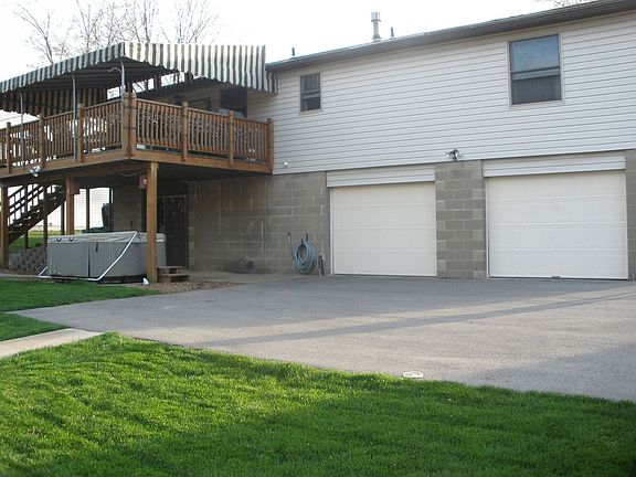 Back of House Large Family room in lower level