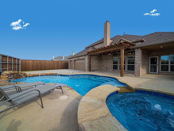 5th image of 12450 Summertree Dr