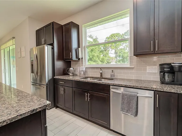 265 Annapolis Ln — Photo 15