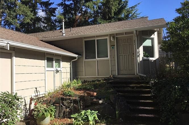 1st image of 4021 4th Street Pl SW #B