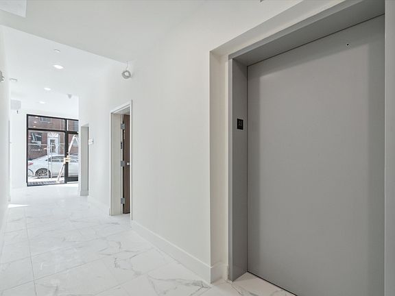 5th image of 1221 E Fletcher St #409A