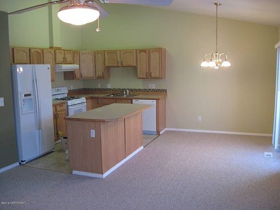 Kitchen Photo 3