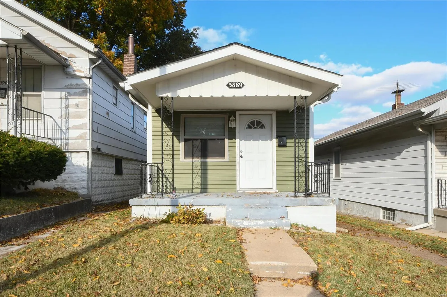 3889 Walsh St photo 1