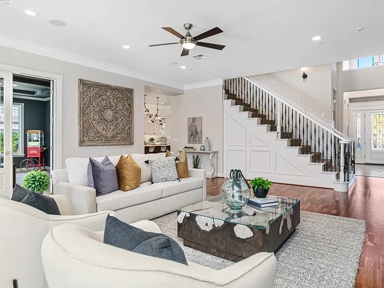 835 Tolentino Ct — Photo 10