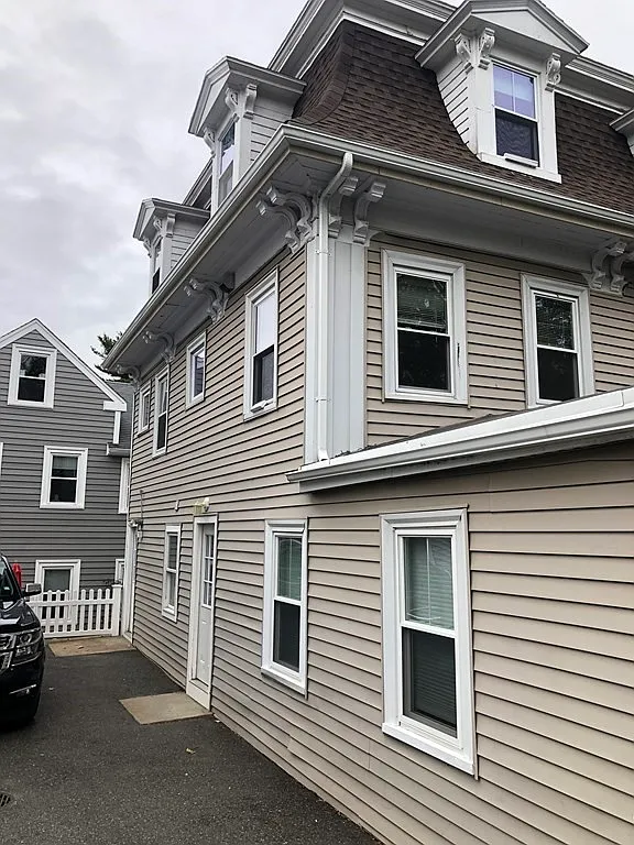 2 bed, 1.5 bath, 1100 sqft, $2,500 — Photo 2