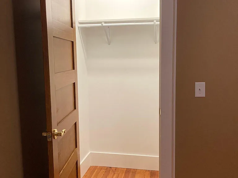 212 S Center St #203 — Photo 28