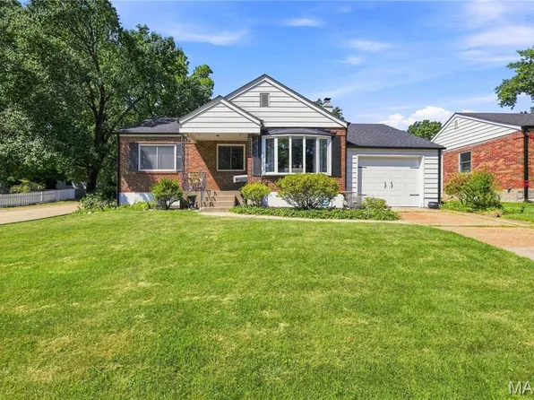 1341 Pinetree Ln, Saint Louis, MO 63119