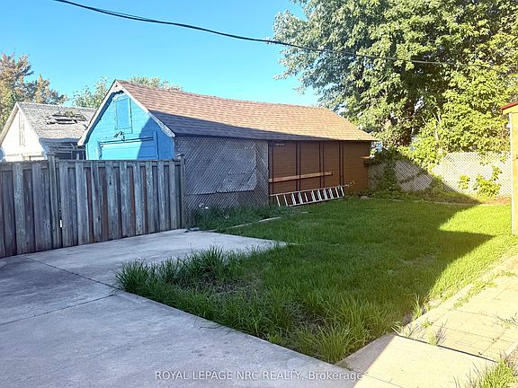 4th image of 37 Wright St