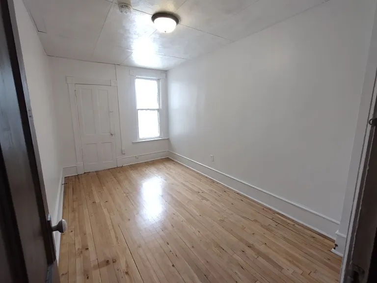 2013-2015 John Ave — Photo 10