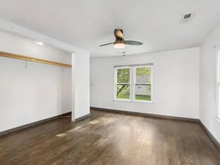 2822 W College St — Photo 14