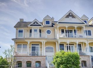 16 1st St, Keyport, NJ 07735