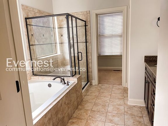 5th image of 4208 Stone Hall Blvd