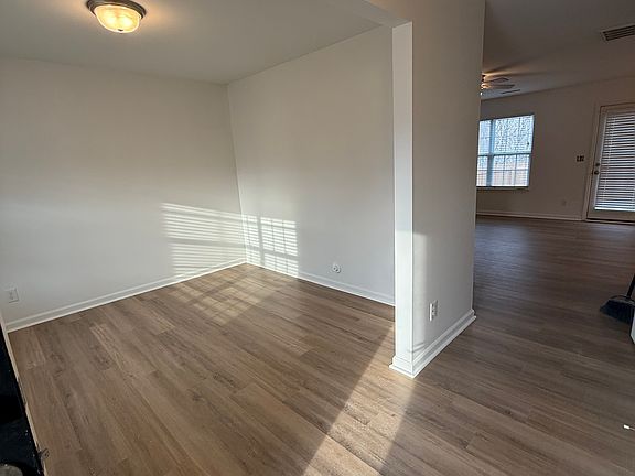 3rd image of 3502 Whitworth Dr