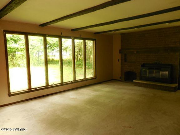 3rd image of 1122 Denway Dr