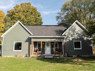 965 S 9th St, Mitchell, IN 47446