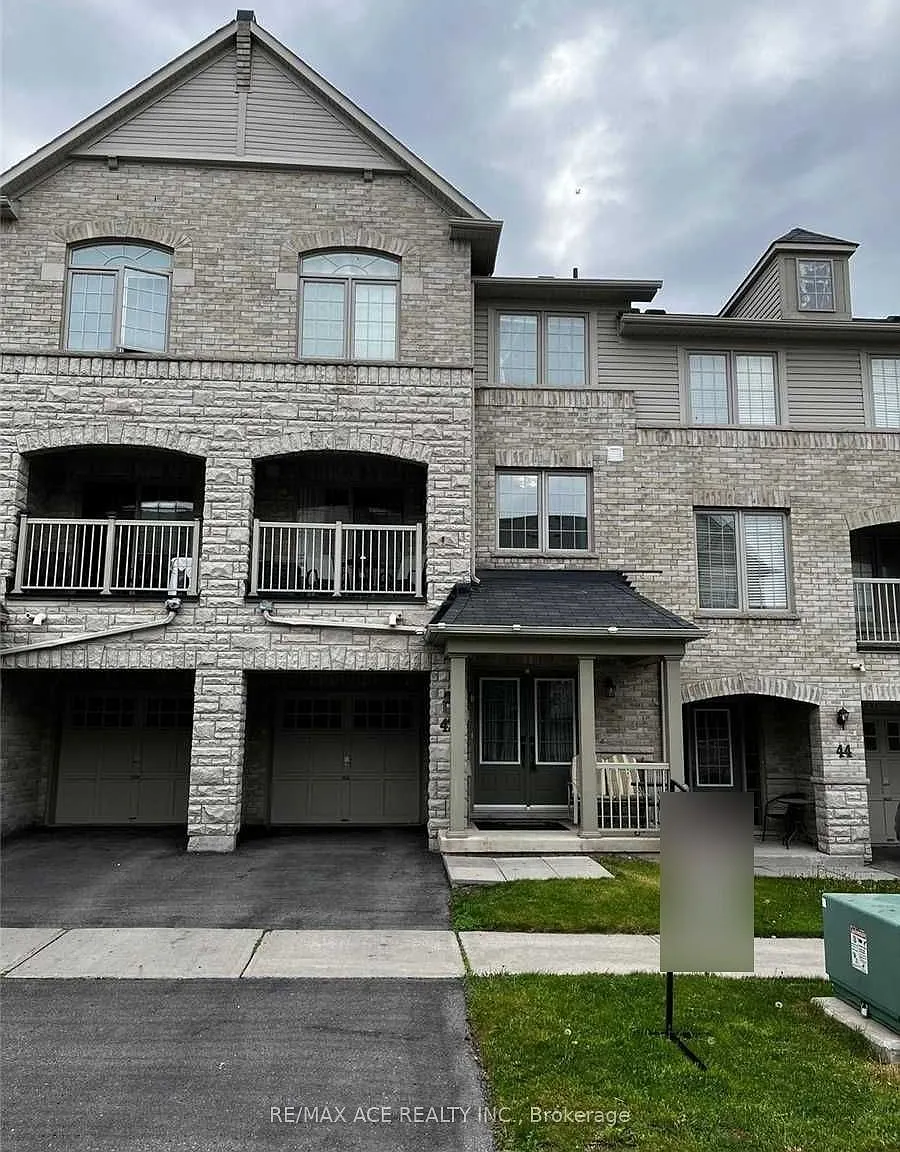 3 bed, $2,900 — Photo 1