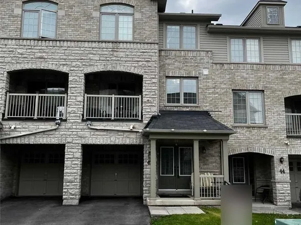 42 Linnell St, Ajax, ON L1Z 0K8