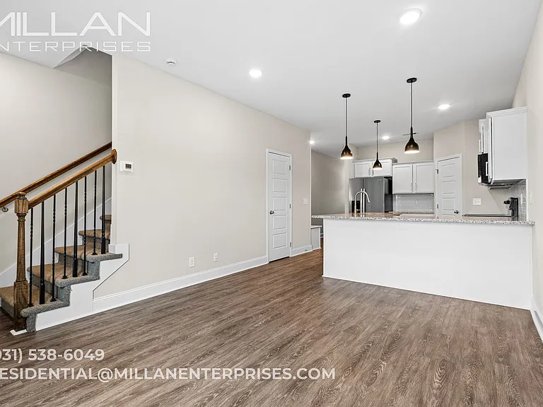 208 Drayton Dr — Photo 12
