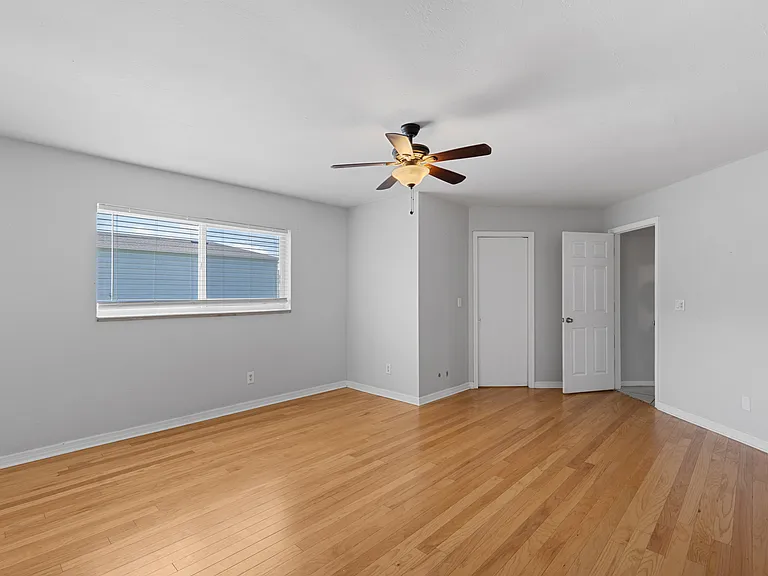 2215 SW 12th Pl — Photo 11
