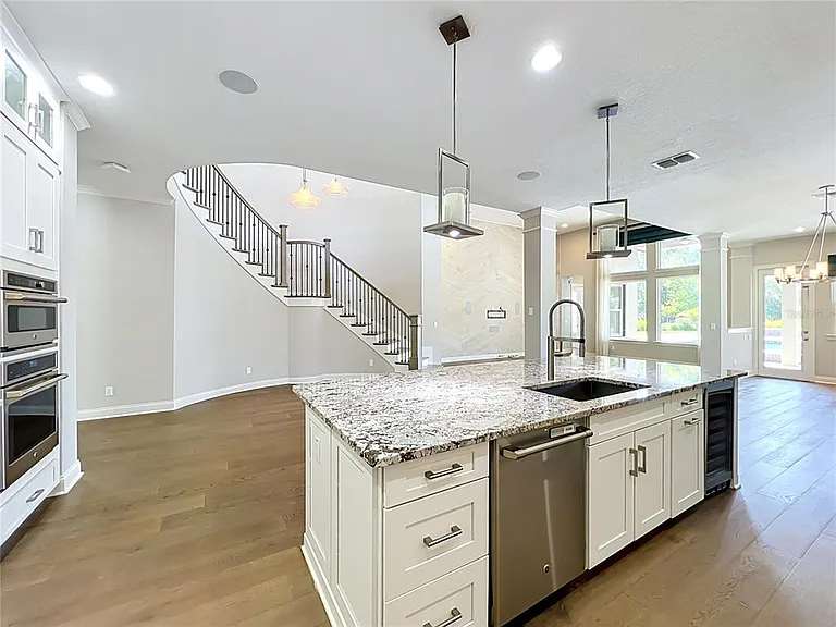 9646 Reymont St — Photo 21