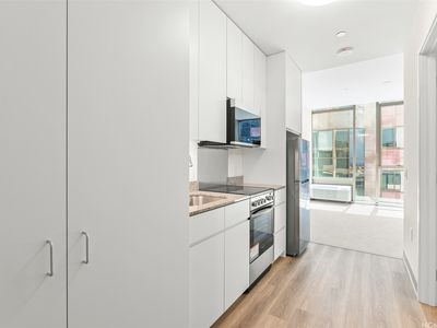 1390 Kapiolani Blvd #1404, Honolulu, HI, 96814