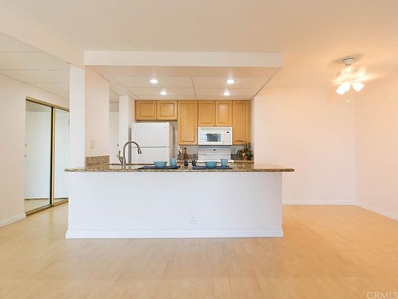 4th image of 2601 E Ocean Blvd Unit 809
