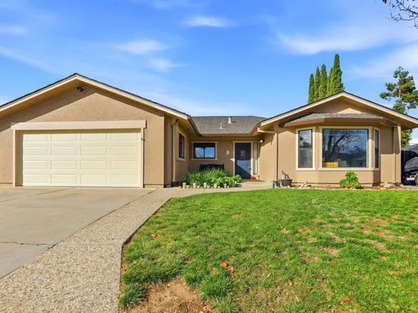 1090 Nez Perce Dr, Hollister, CA 95023