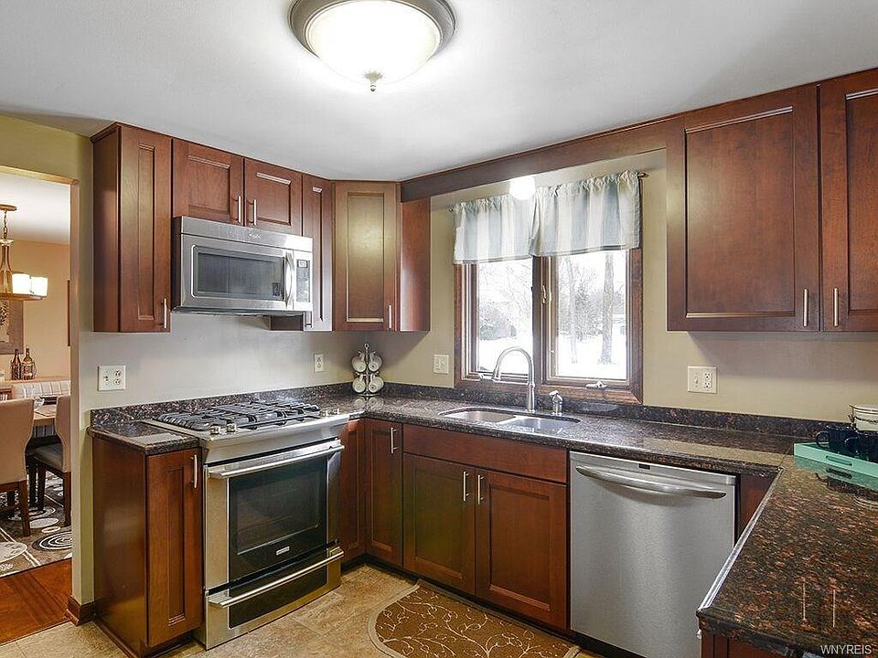 1st image of 31 Pinehurst Ct