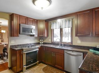 31 Pinehurst Ct, East Amherst, NY 14051