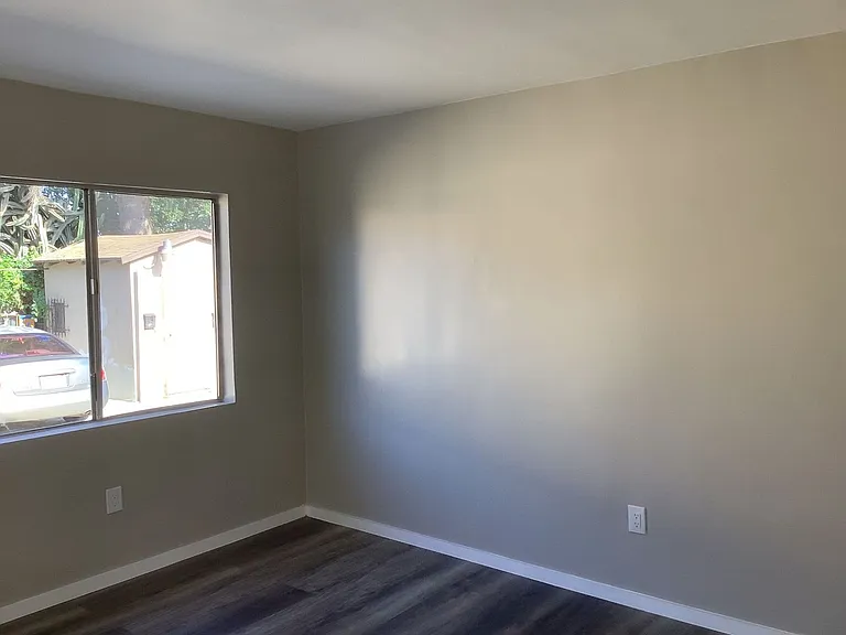 5909 Cecilia St — Photo 4