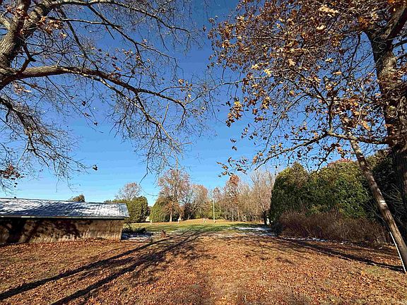 4th image of 10140 E State Road 10