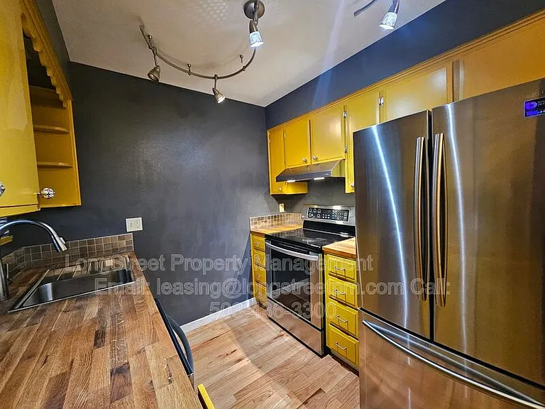 4606 NE Broadway St — Photo 3