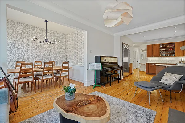 Sold by Avenue Sotheby's International Realty | media 4