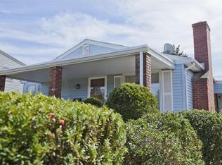 10 Mackintosh Ter, Holyoke, MA 01040