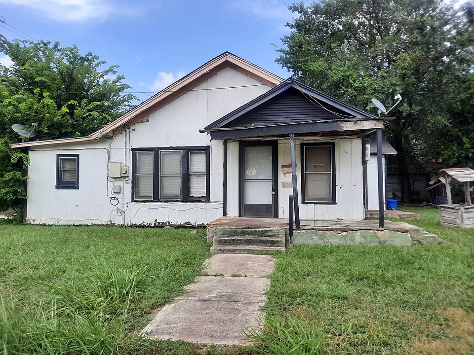 2nd image of 801 S Main St