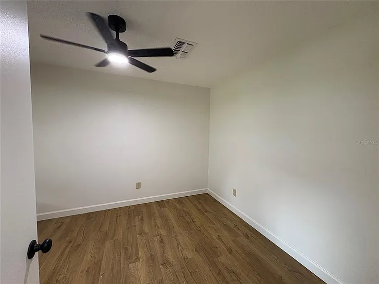4824 Gallant Ln — Photo 6